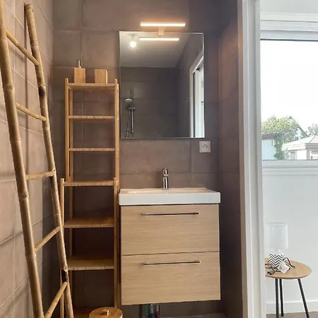 Holiday home Maison La Capucine Sur Quai De Seine, Wifi, Machine A Laver, Parking Prive Gratuit